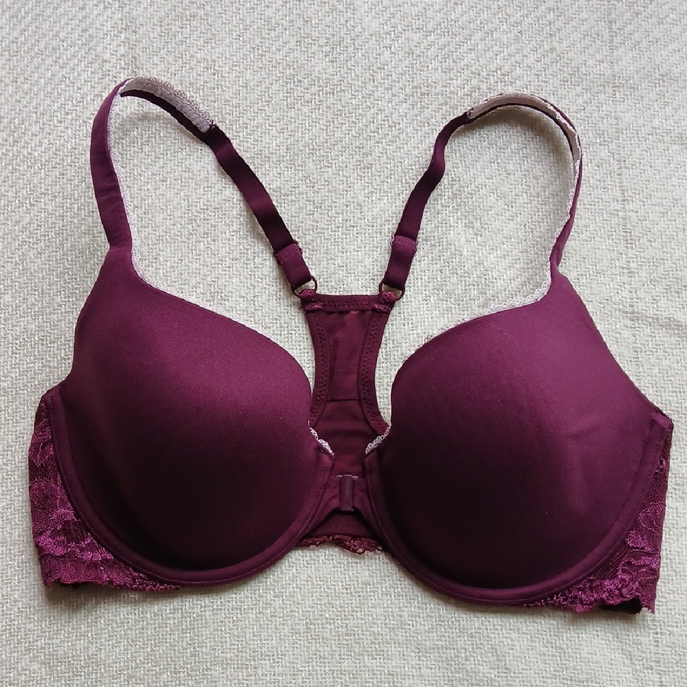 Victoria's Secret Purple Underwire Bra Smooth‎ Molded Cups